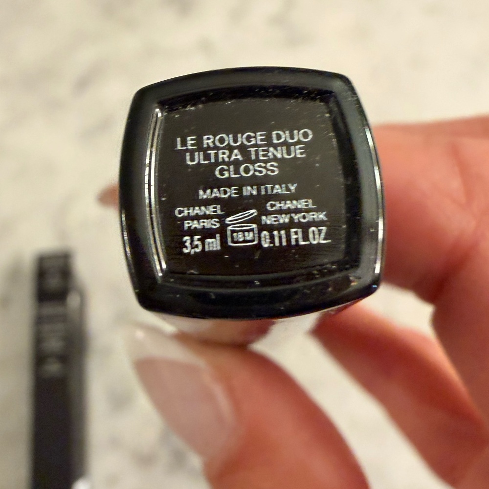 Chanel Le Rouge Duo Ultra Tenue, Color 40 (Light Rose) - Picture 5 of 5